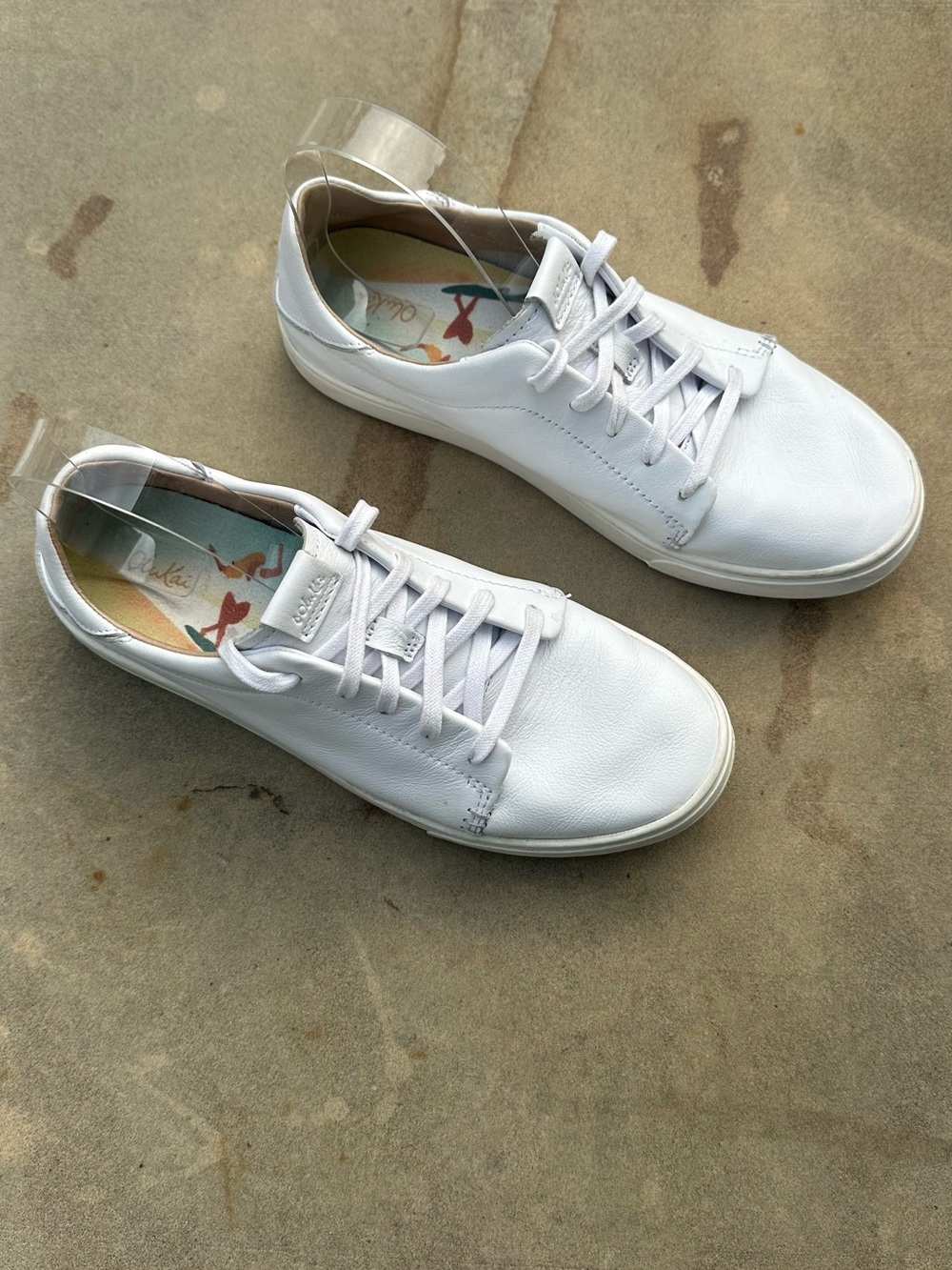 OluKai Pehuea Li ILi Premium Bright White Leather Sneakers Island Inspired 8.5
